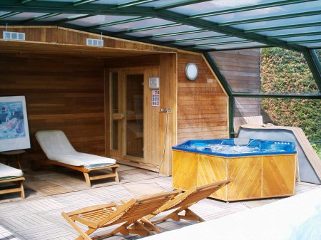 sauna jacuzi